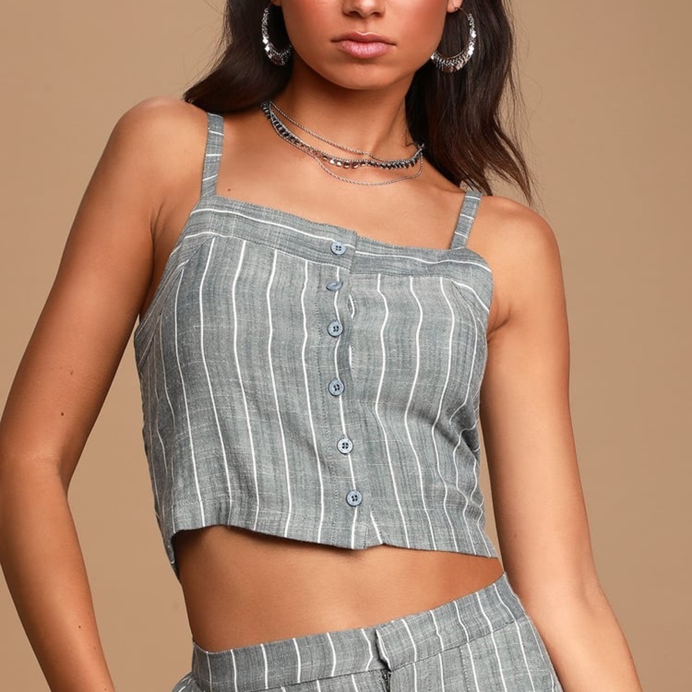 Sleeveless Button-Front Crop Top